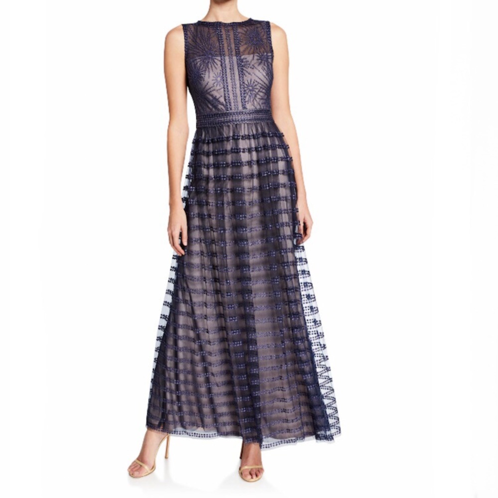 TADASHI SHOJI NWT Embroidered Mesh Gown 8